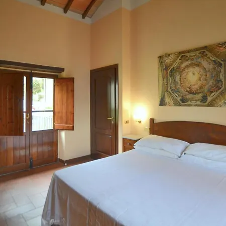 3 Bedroom Gorgeous In St, Maria In Tiberina